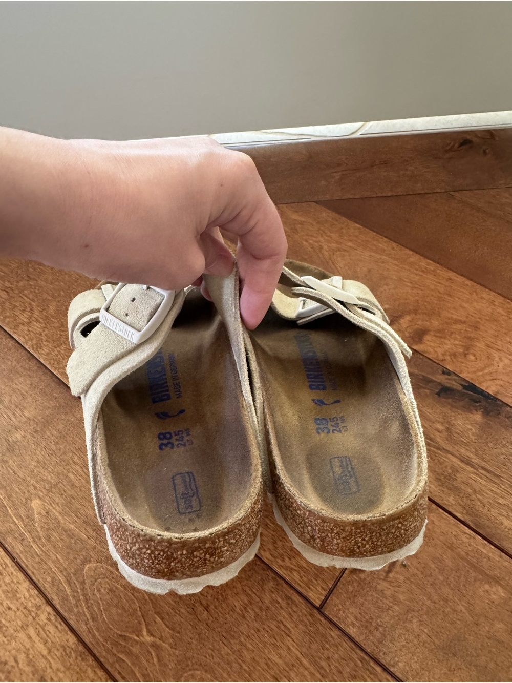 Birkenstock Arizona White Suede Sandals White Buckles Size 38 - Picture 4 of 6